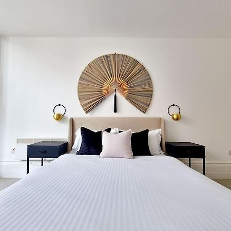 The Stray Adjacent, Interior-Designed 2-Bed Apartment- Luxury Harrogate Eksteriør bilde