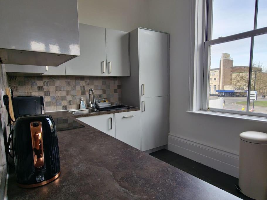 The Stray Adjacent, Interior-Designed 2-Bed Apartment- Luxury Harrogate Eksteriør bilde