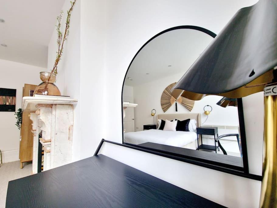 The Stray Adjacent, Interior-Designed 2-Bed Apartment- Luxury Harrogate Eksteriør bilde